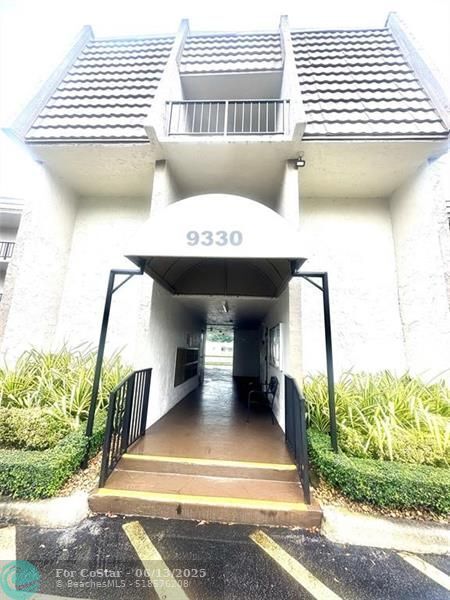 Foto principal - 9330 Lime Bay Blvd