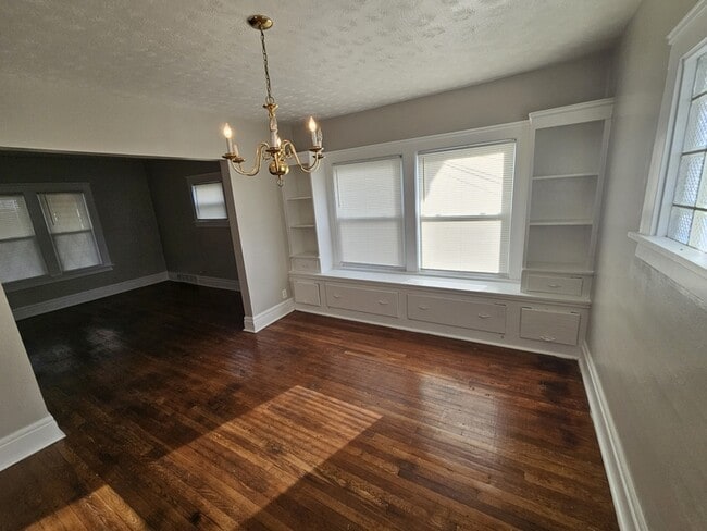 Foto del edificio - 4916 E 85th St