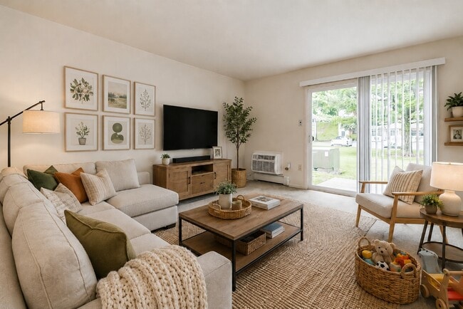 Building Photo - Lincoln Park Apartments and Townhomes