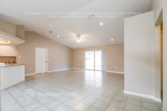 Foto del edificio - 7421 Ashmore Dr