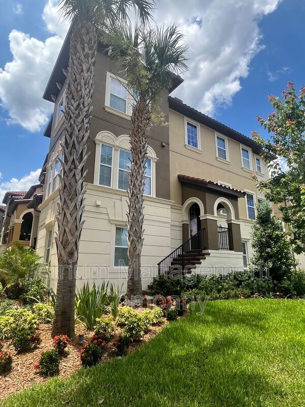 Building Photo - 1000 Parma Cir