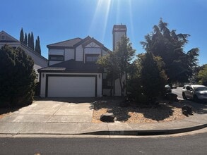 Building Photo - 2300 China Ln