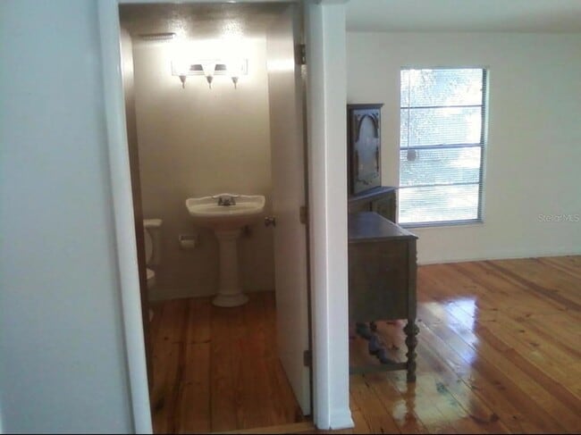 Foto del edificio - 7205 S Manhattan Ave