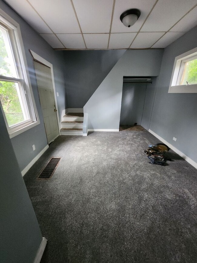 Building Photo - Townhouse style 1 bedroom unit