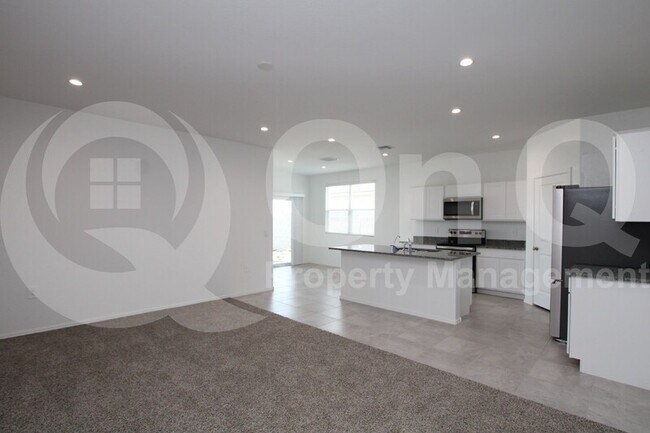 Building Photo - 1566 E Fletcher Dr
