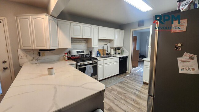 Building Photo - 3 BEDROOM IN ROY