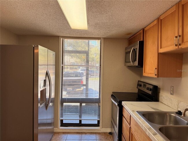 Foto del edificio - 407 Sheoah Blvd