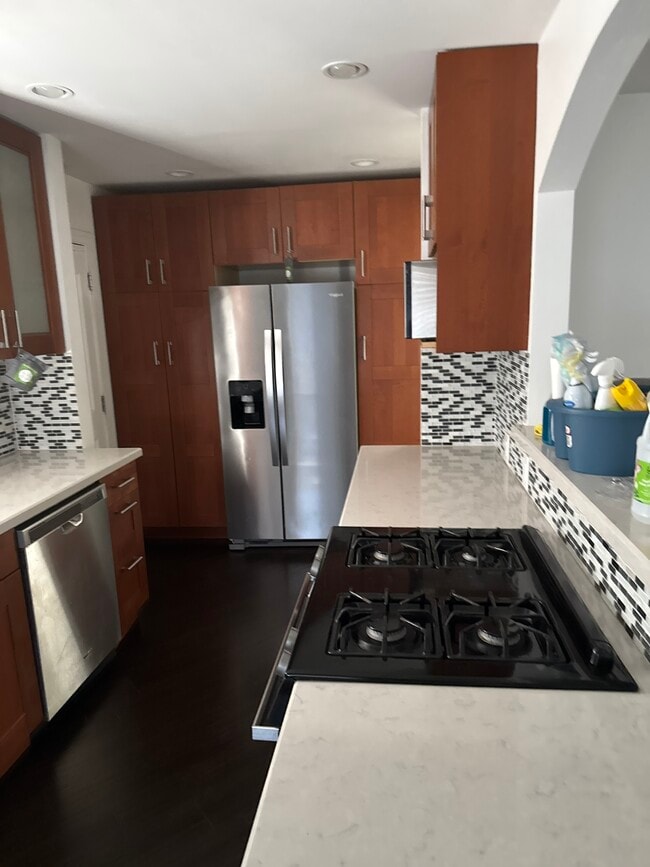 Building Photo - 264 Rosebay Dr