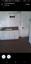 Building Photo - 558 W Newgrove St