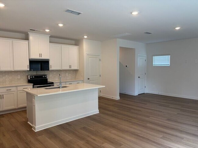 Foto del edificio - Brand New Build! 4 Bedrooms