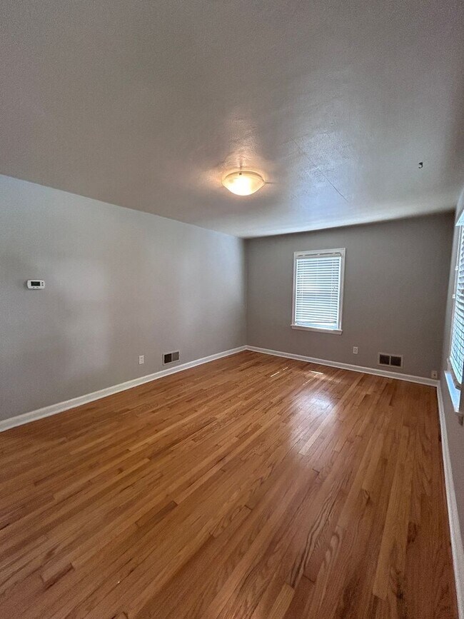 Foto del edificio - Adorable 2 BR home - Convenient to all thi...
