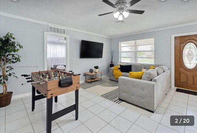 Foto del edificio - 3201 Jackson Blvd