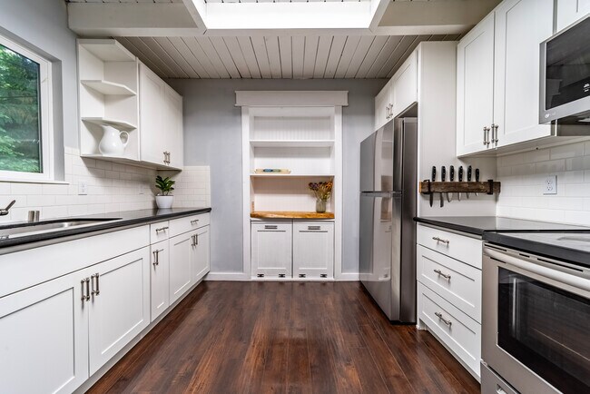 Building Photo - 3610 NE Old Belfair Hwy