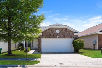 Building Photo - 616 Dunrobin Ln