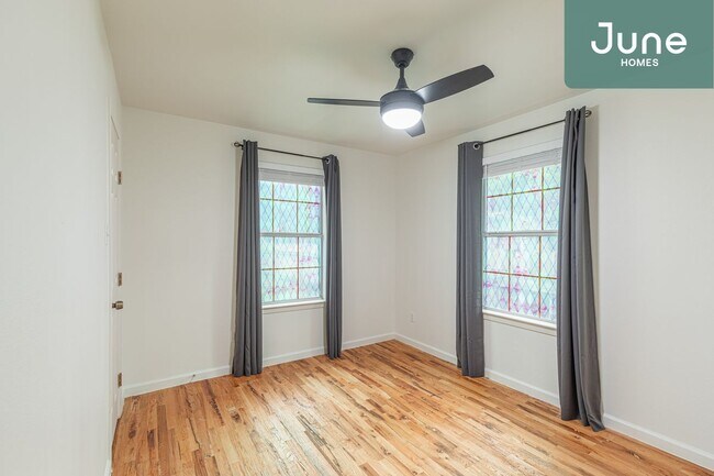 Foto del edificio - ROOM ONLY in 4-bed/2.0-bath Home