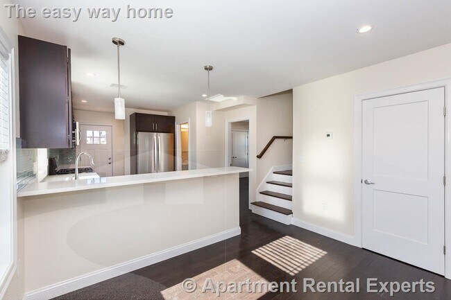 Building Photo - Medford 4BR. 4.5 Baths - New Reno