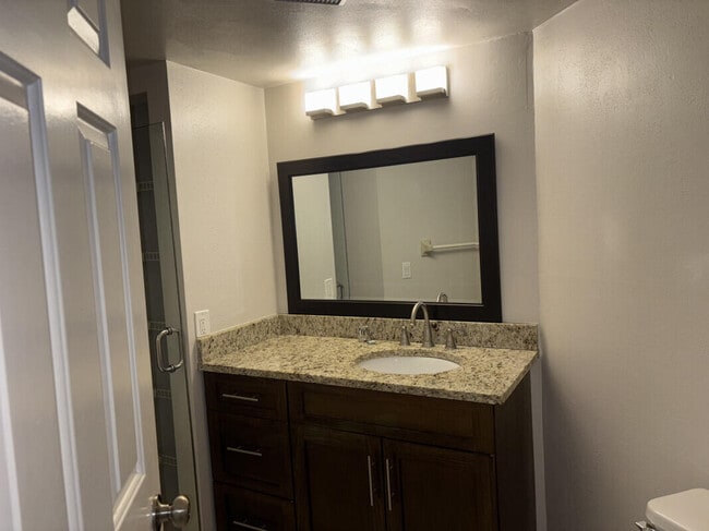 Building Photo - 122 Weybridge Cir