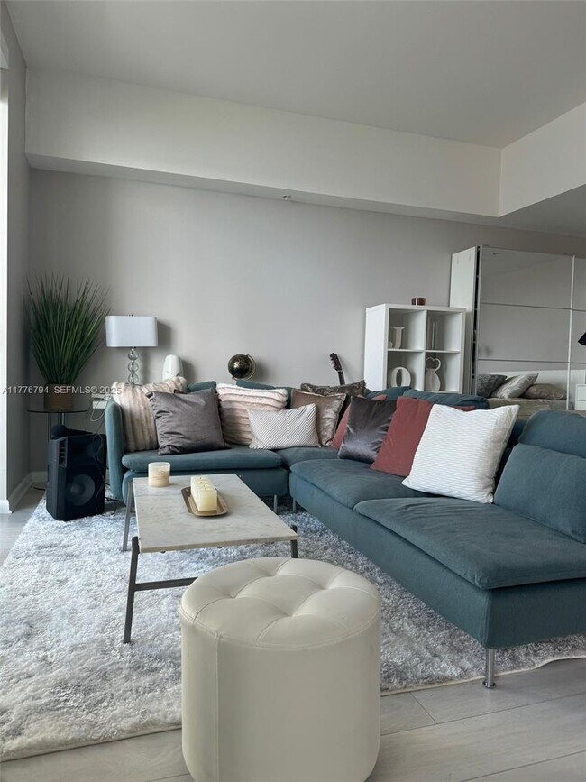 Foto del edificio - 244 Biscayne Blvd