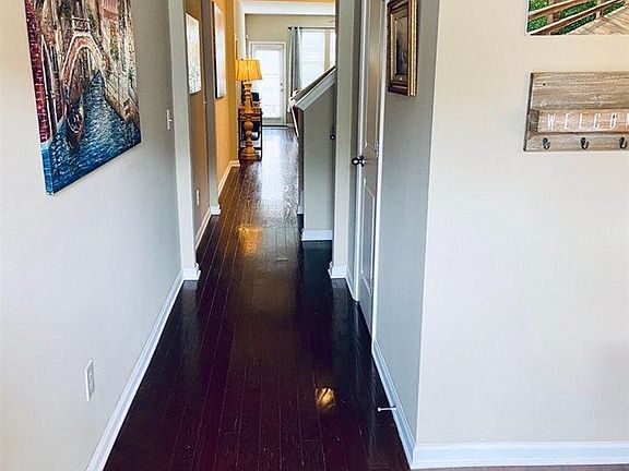 Entry hall - 2426 Baslow Dr
