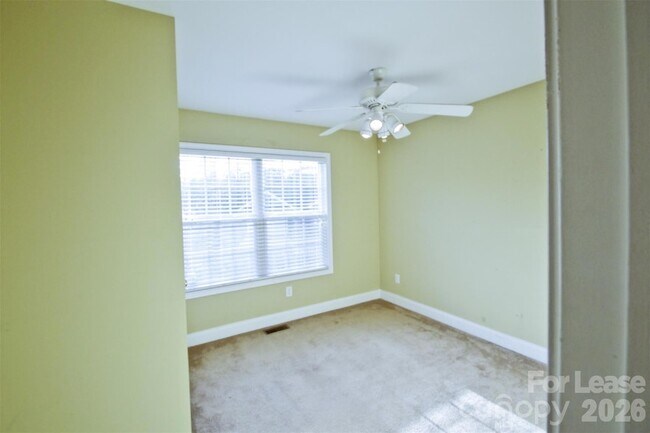 Foto del edificio - 1491 Mayfair Dr