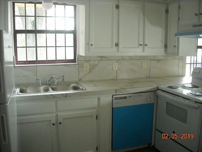 Building Photo - 1354 Stilt St