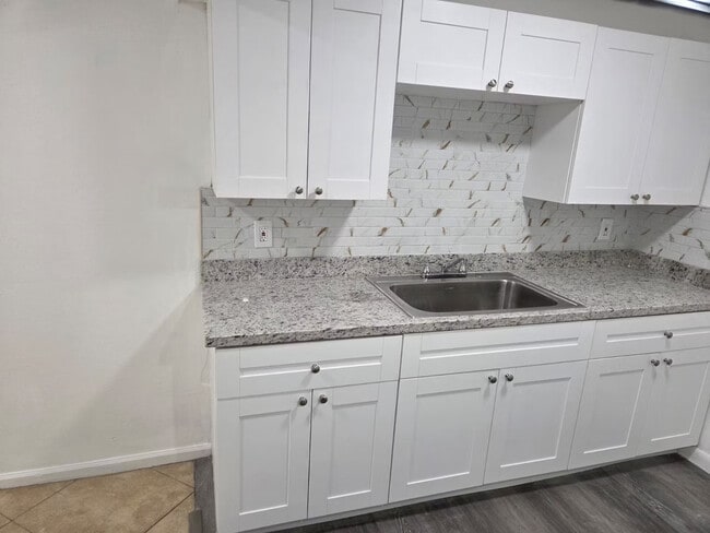 Photo - 1333 S Dixie Hwy Townhome