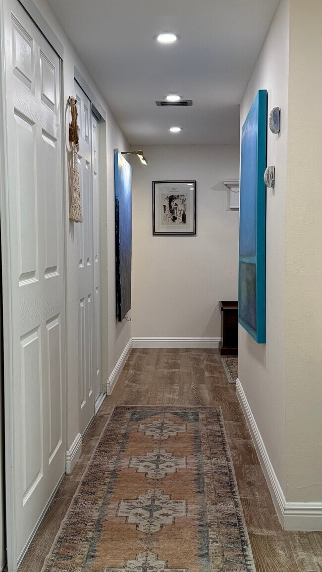 Foto del edificio - 90 S Highland Ave