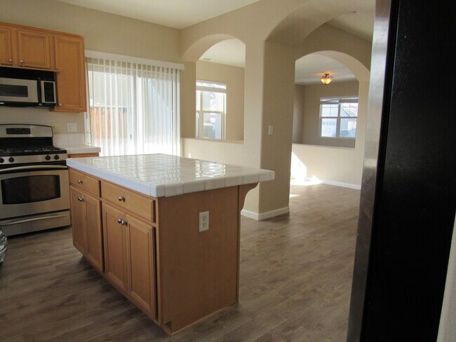 Building Photo - 10524 Iron Point Circle