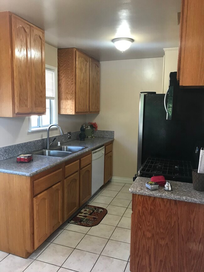 Foto del edificio - 1216 W Victory Blvd