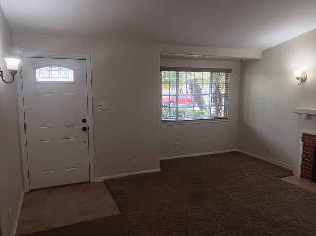 Foto del edificio - 7341 Newlin Ave