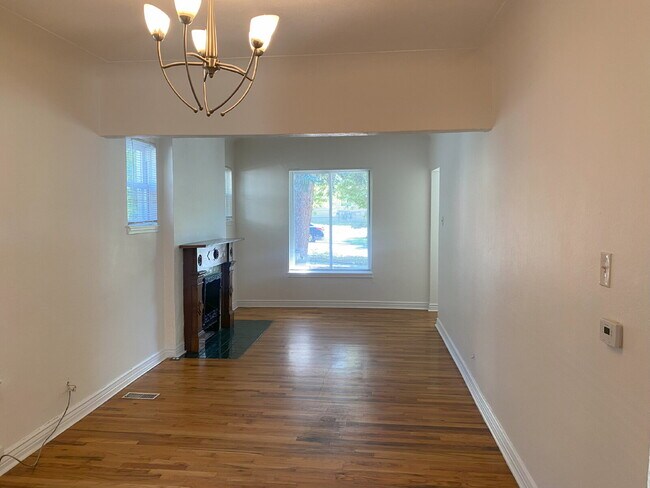 Foto del edificio - "Charming 2-Bedroom Haven in the Heart of ...