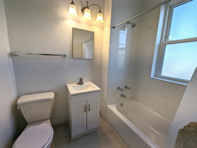 Building Photo - 0 bedroom in CHICAGO IL 60626