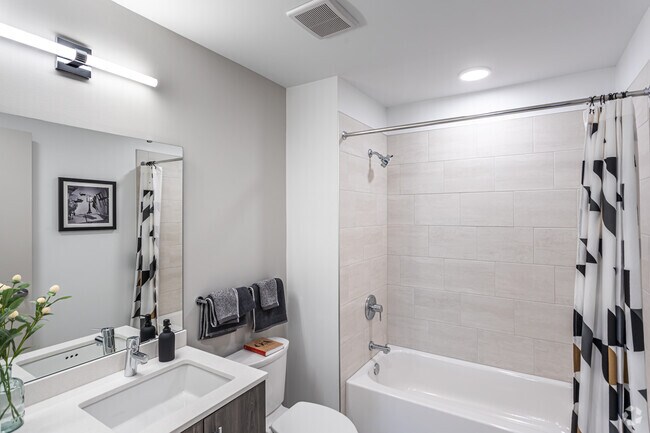 1HAB, 1BA - 982 ft² - One Hundred Above the Park