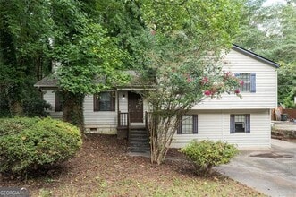 Building Photo - 3038 Courtney Dr