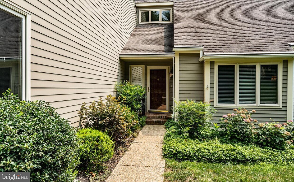 Foto principal - 1139 Mews Ln