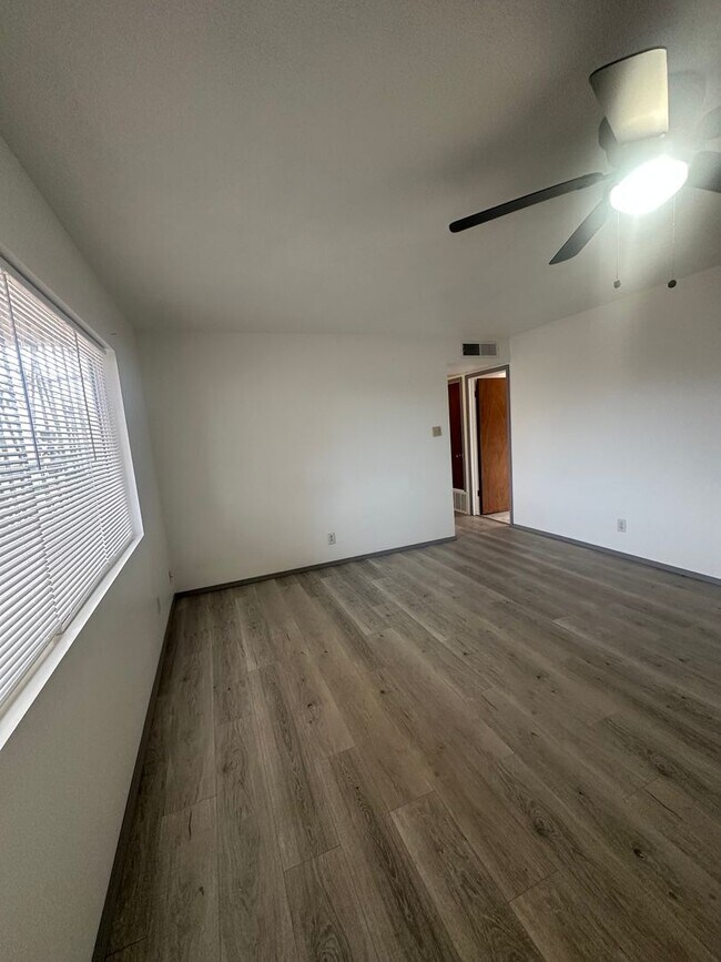 Foto del edificio - Welcome to this charming 3-bedroom, 2-bathroom home located in Albuquerque, NM
