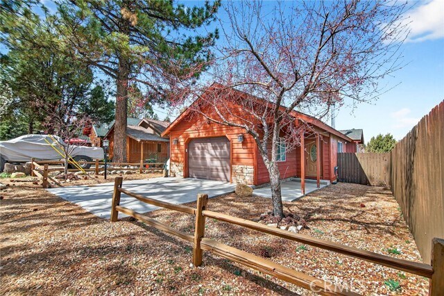 Building Photo - 2089 Shady Ln