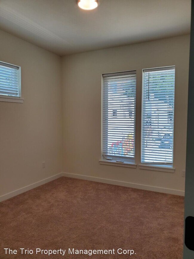 Foto del edificio - 3 br, 2.5 bath House - 5244C Brooklyn Ave NE