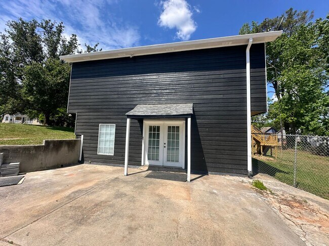Foto del edificio - 312 Stillwood Ct
