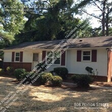 Building Photo - 808 Peyton St