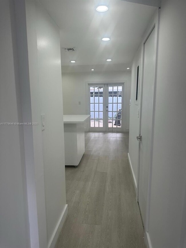 Foto del edificio - 12025 SW 10th St