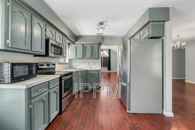 Foto del edificio - 5233 Clearview Dr