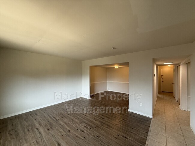 Building Photo - 1101 Forbes St