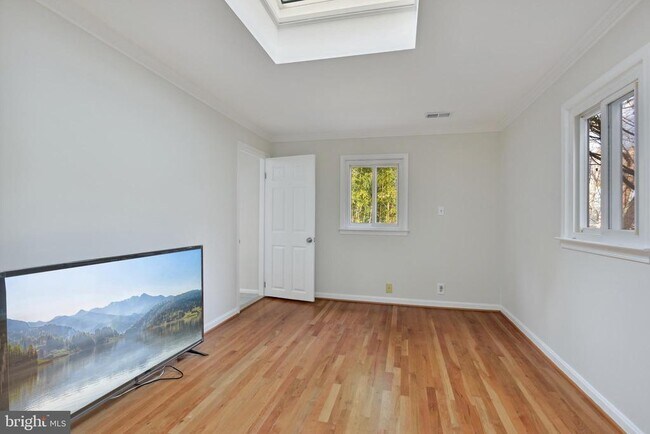 Building Photo - 6207 Landon Ln