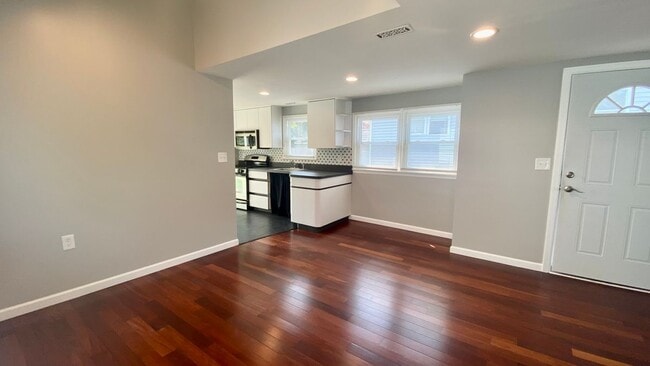 Building Photo - 450 S Fulton Ave