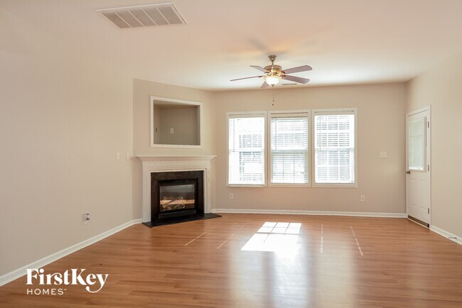 Foto del edificio - 4029 Alder Grove Ln