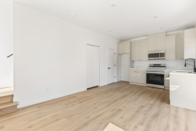 Foto del edificio - 787 NE Bryant St