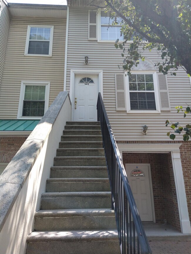 Foto del edificio - 14 Bergen Ridge Rd