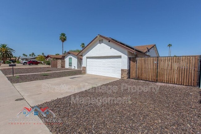 Building Photo - 17621 N 19th Dr