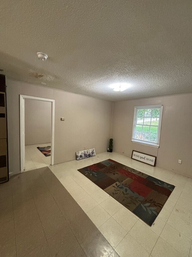 Primary Photo - 390 N King St
